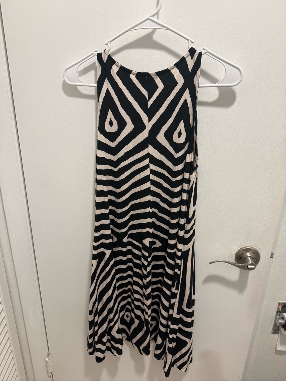 Sleeveless Asymmetrical Black and Cream Zip-Front Dress - Picture 3 of 3